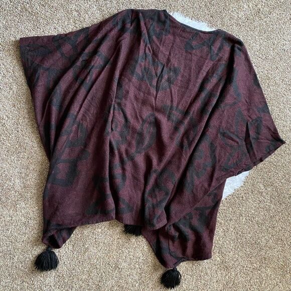 Cleobella Sevigny Capelet Sweater Poncho Open Front Tassels Womens One Size - Picture 2 of 8